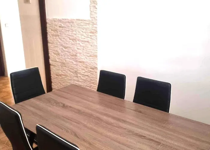 Apartment Din-pula *