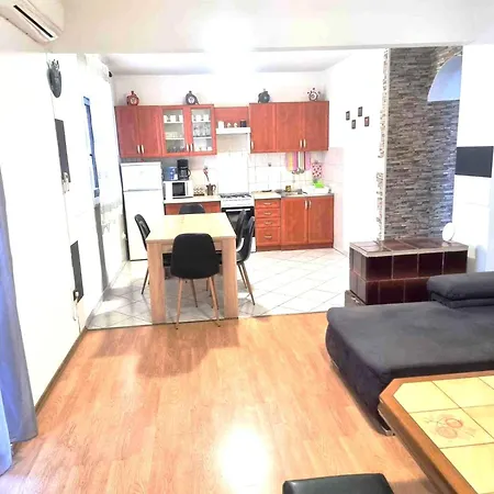 Din-pula Apartmán Pula