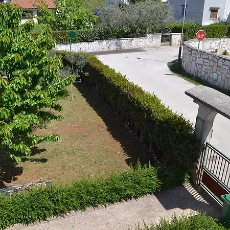 Din-pula Apartmán