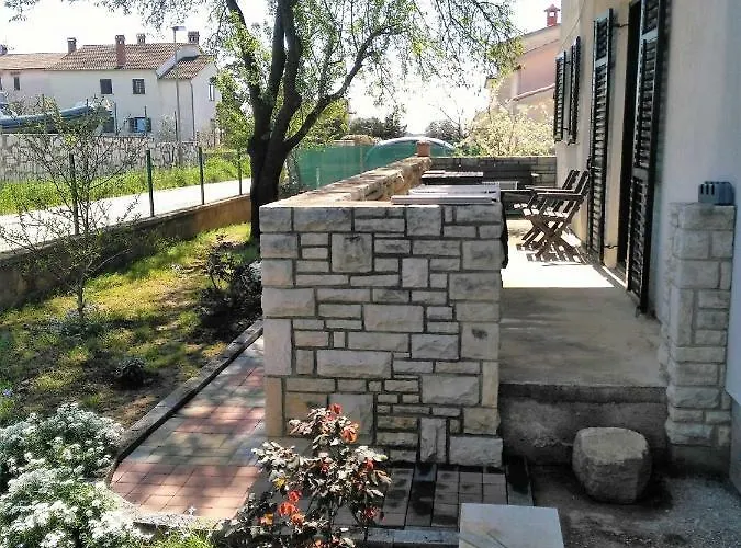 Din-pula Διαμέρισμα