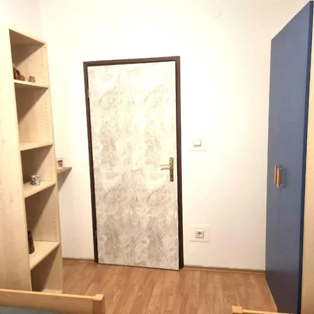 Din-pula Apartment