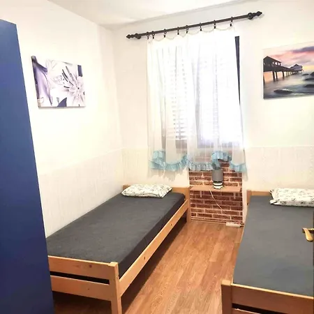 Din-pula Apartment