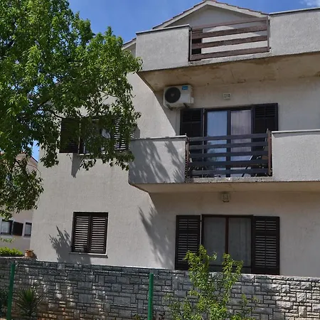 Apartment Din-pula