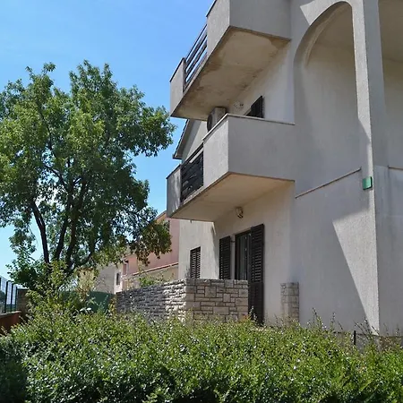 Apartament Din-pula Pula