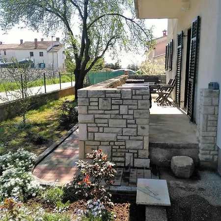 Din-pula Apartment